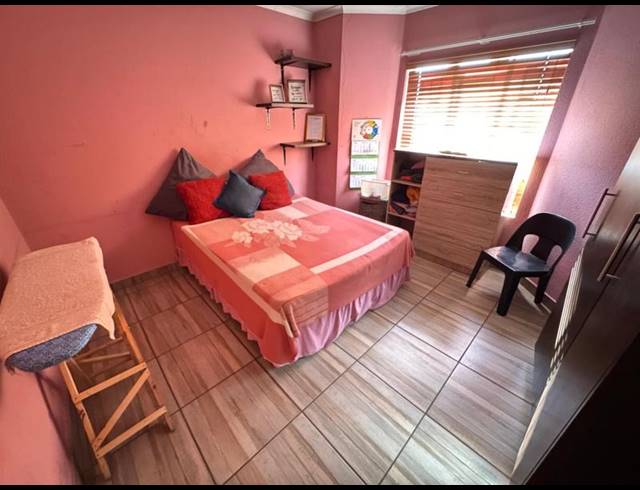 3 BEDROOM TOWNHOUSE FOR SALE IN EDLEEN